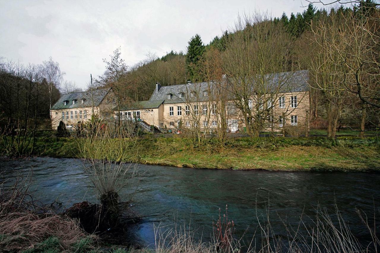 Nationalpark Loft In Alter Schule Lägenhet Schleiden Exteriör bild